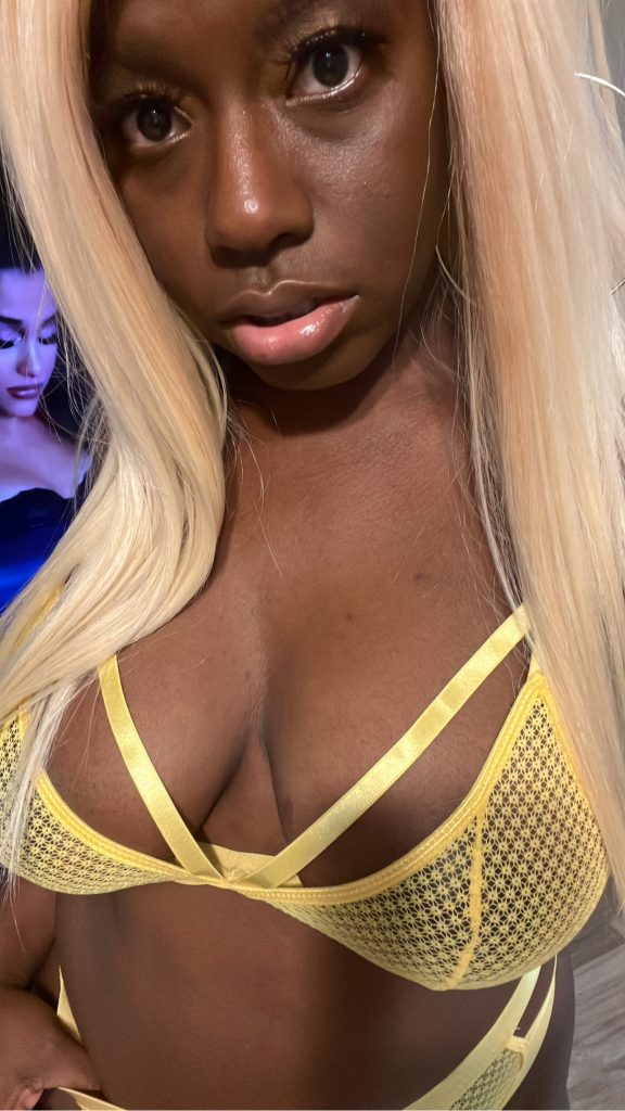 lori_skillz yellow lingerie 1